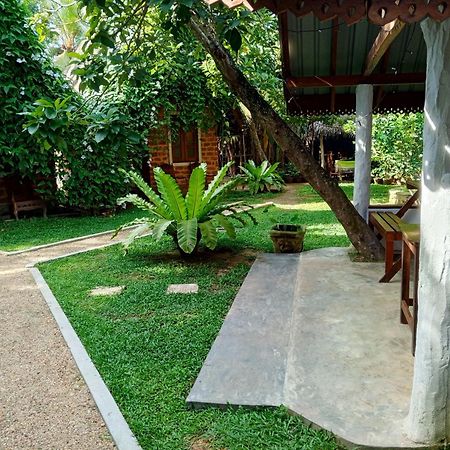 Sky View Cabin Unawatuna Exterior photo