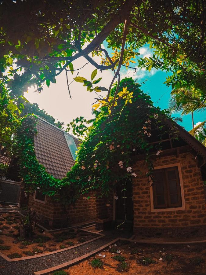 Sky View Cabin Unawatuna Exterior photo